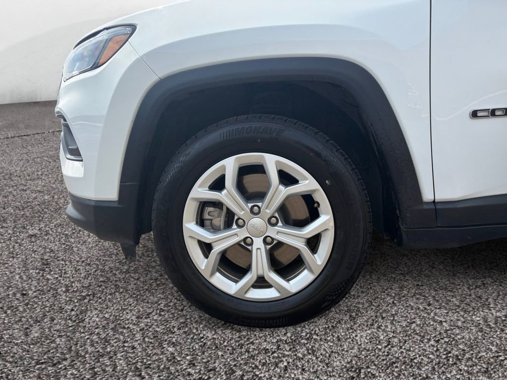 Used 2024 Jeep Compass Latitude AWD/4WD image 9