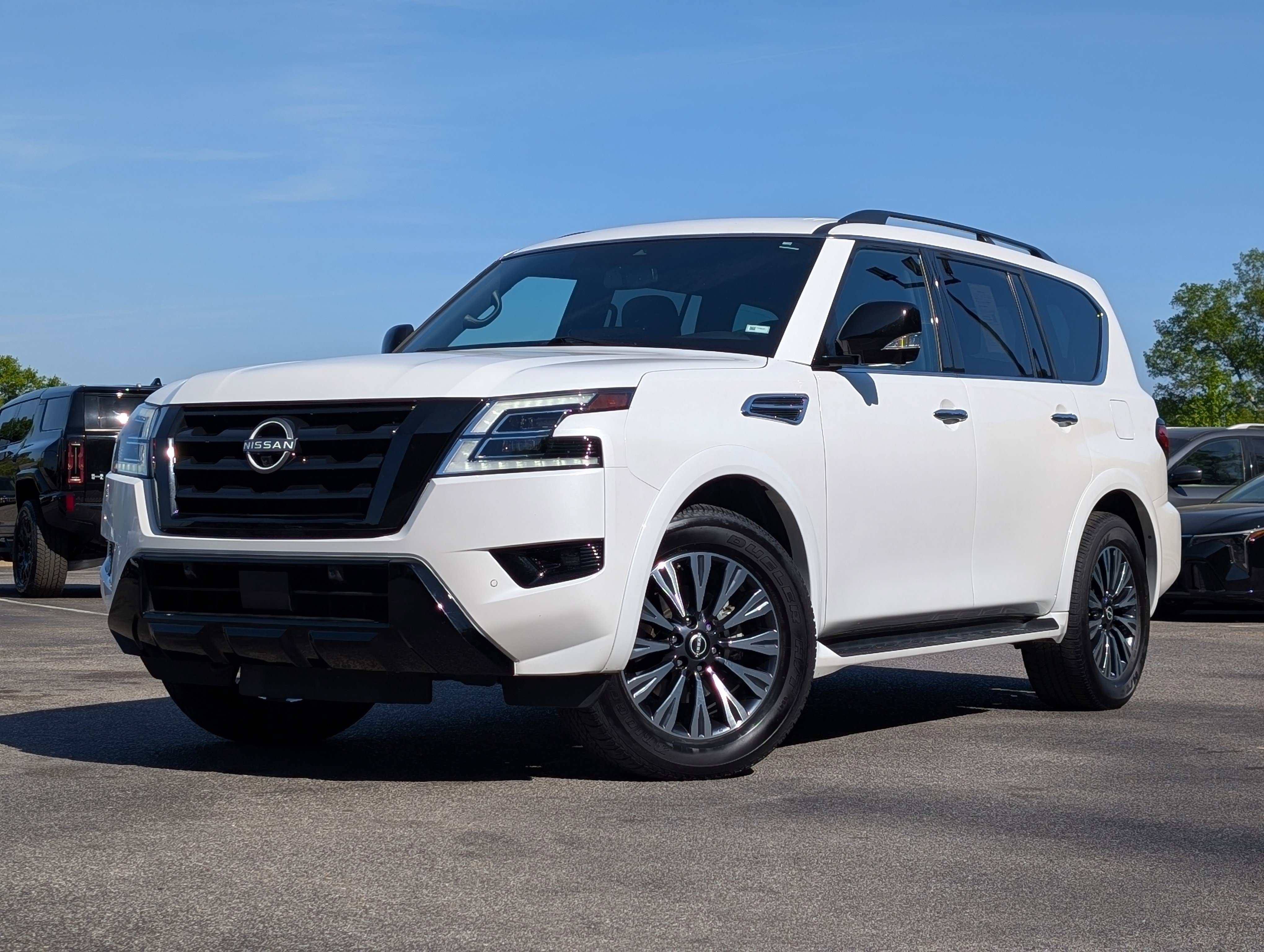 Used 2023 Nissan Armada SL w/ Midnight Edition Package image 4