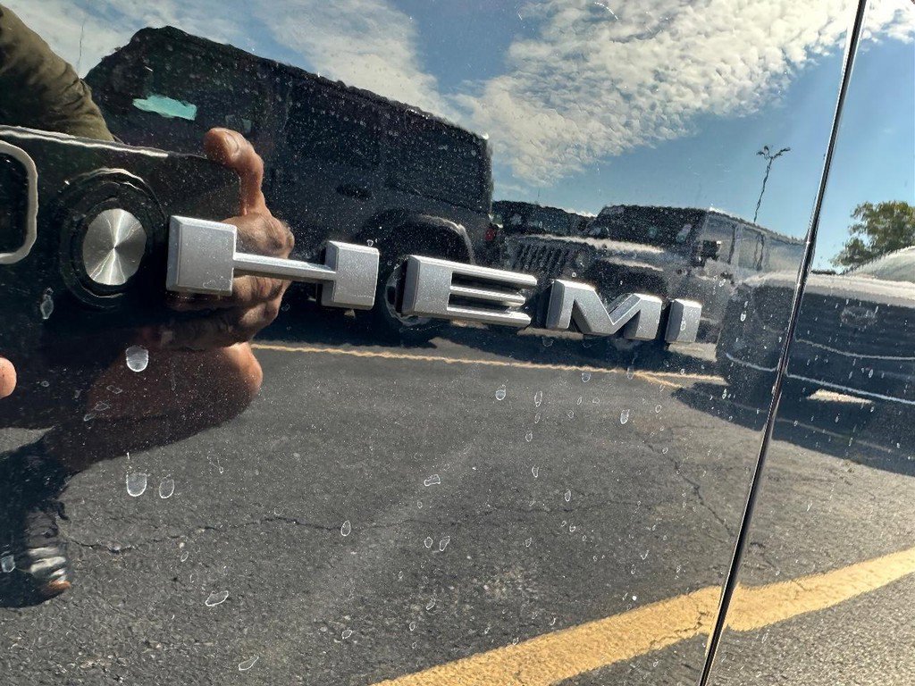 Used 2022 Dodge Challenger R/T w/ Blacktop Package image 32