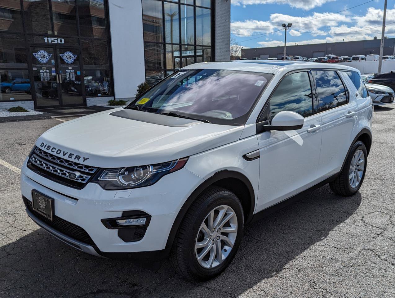 Used 2017 Land Rover Discovery Sport HSE image 2
