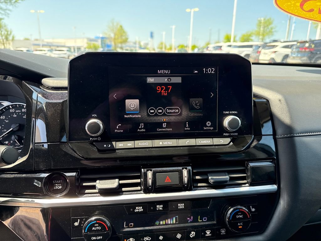 Used 2025 Nissan Pathfinder SV image 25