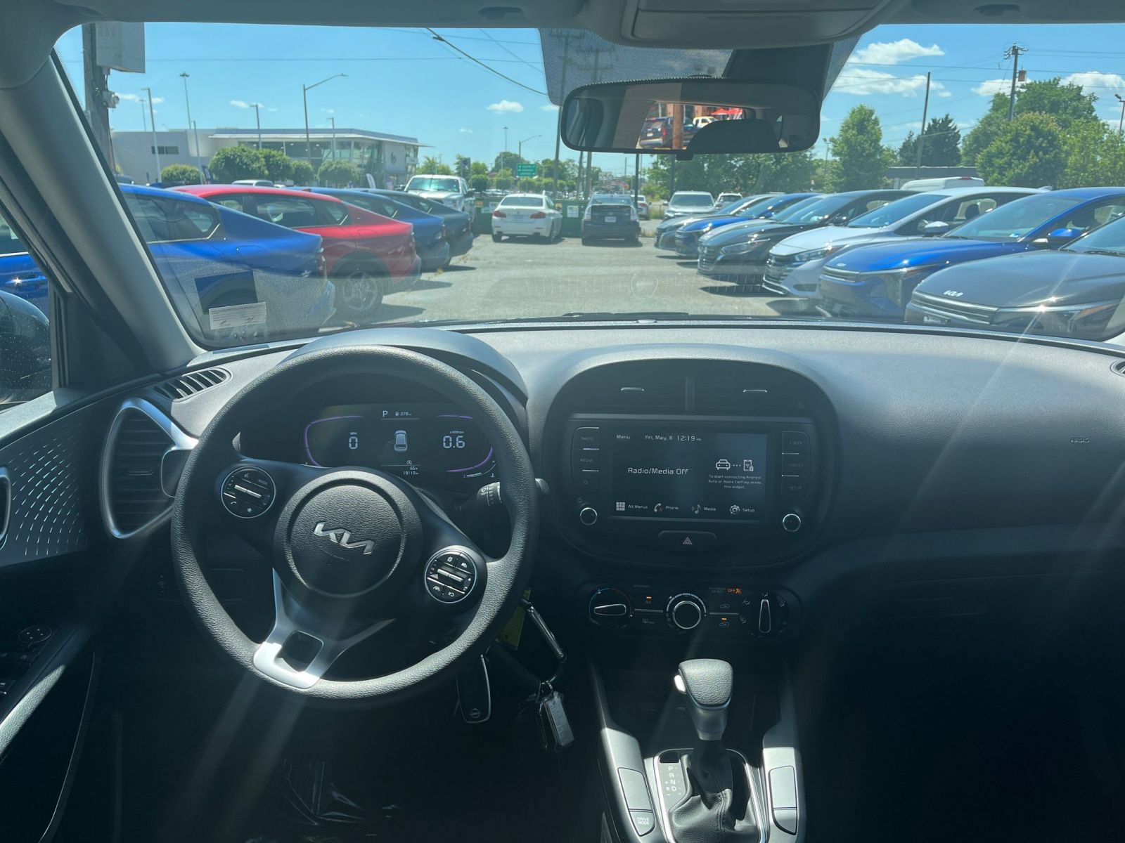 Used 2025 Kia Soul LX w/ LX Technology Package FWD image 31