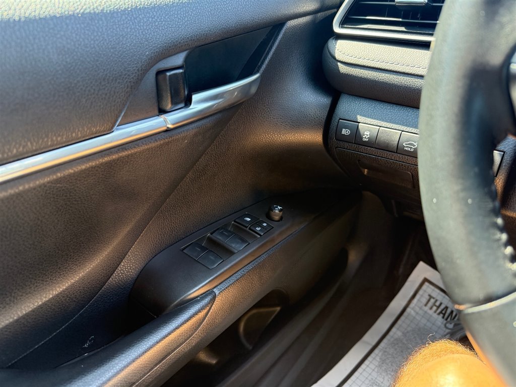 Used 2022 Toyota Camry SE image 21