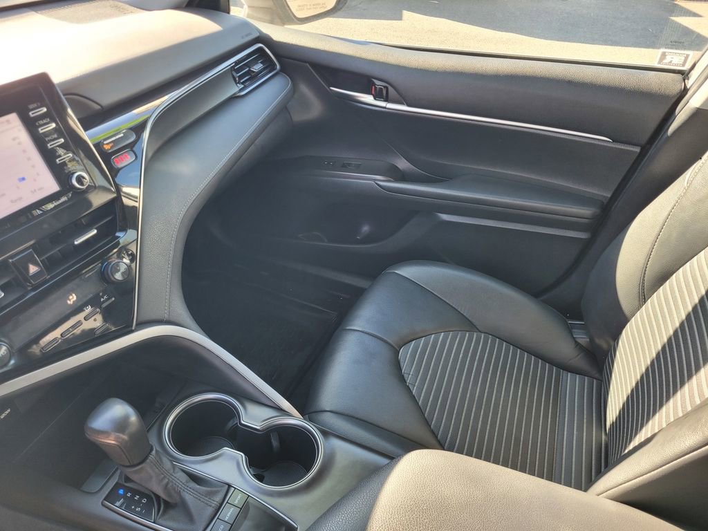 Used 2023 Toyota Camry SE image 11
