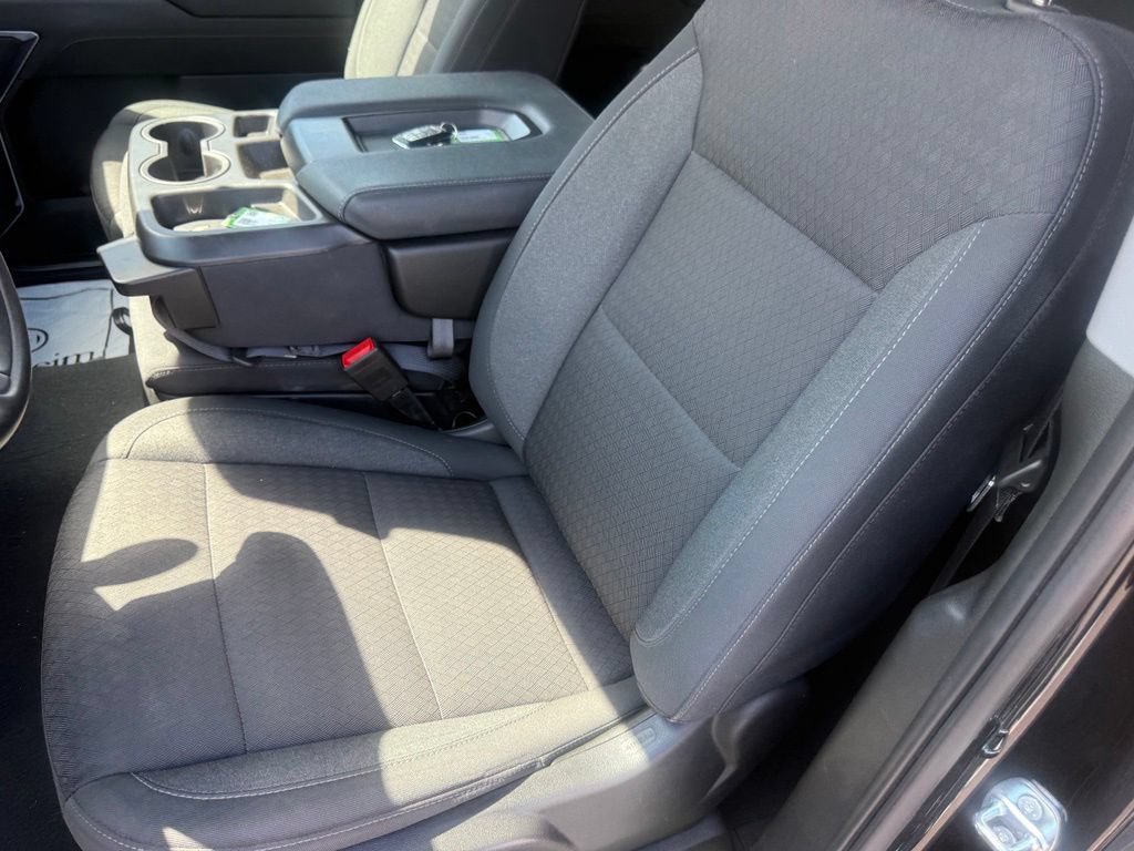 Used 2023 Chevrolet Silverado 1500 LT AWD/4WD image 18