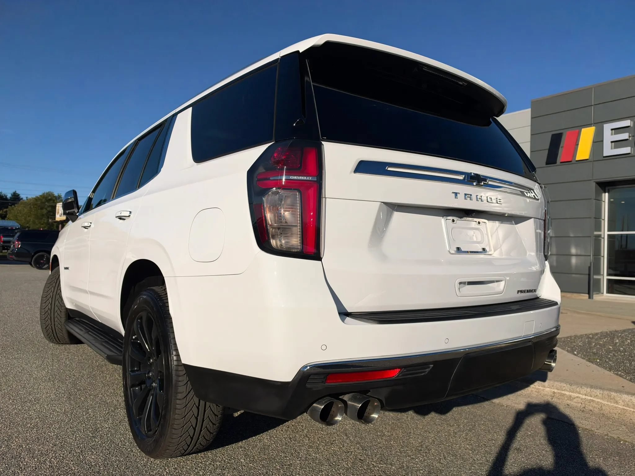 Used 2021 Chevrolet Tahoe Premier AWD/4WD image 3