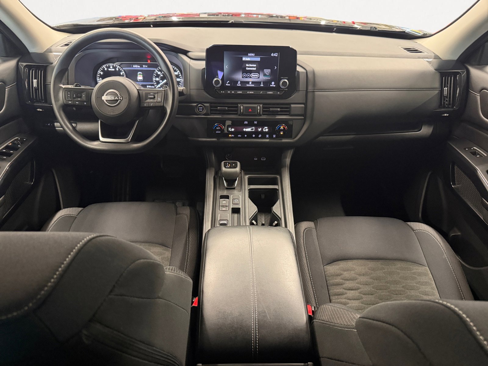 Used 2023 Nissan Pathfinder S FWD image 3