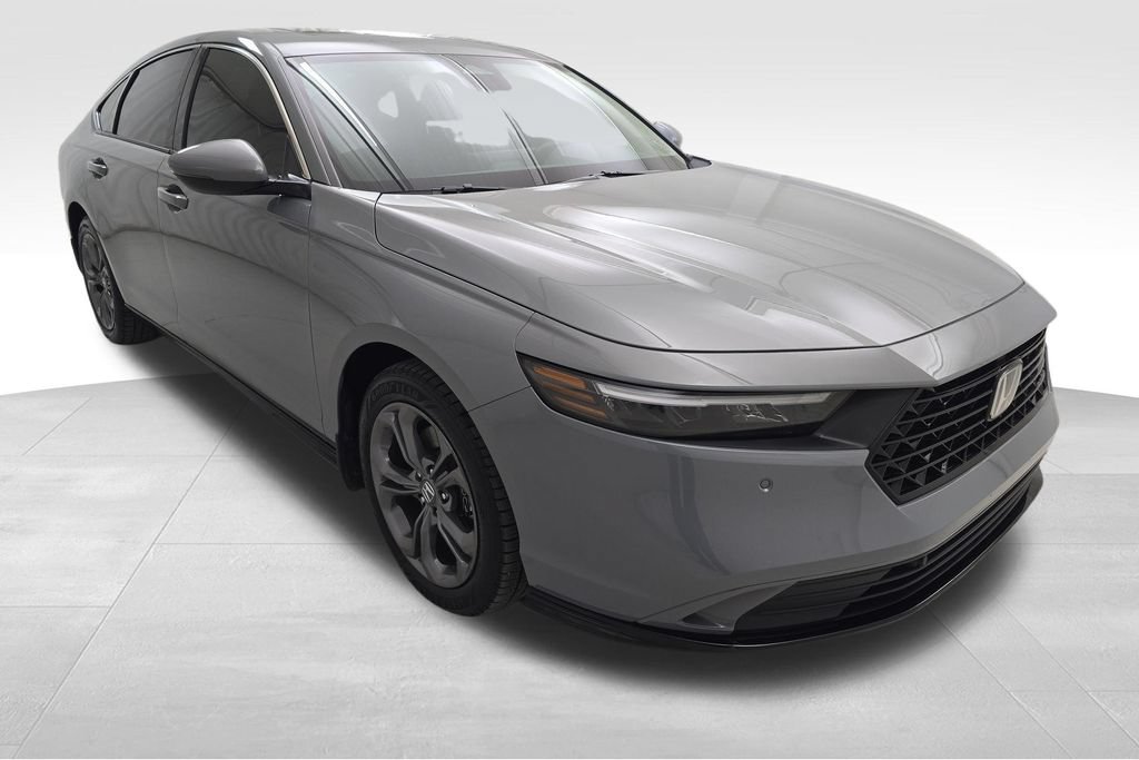 Used 2023 Honda Accord EX-L image 2