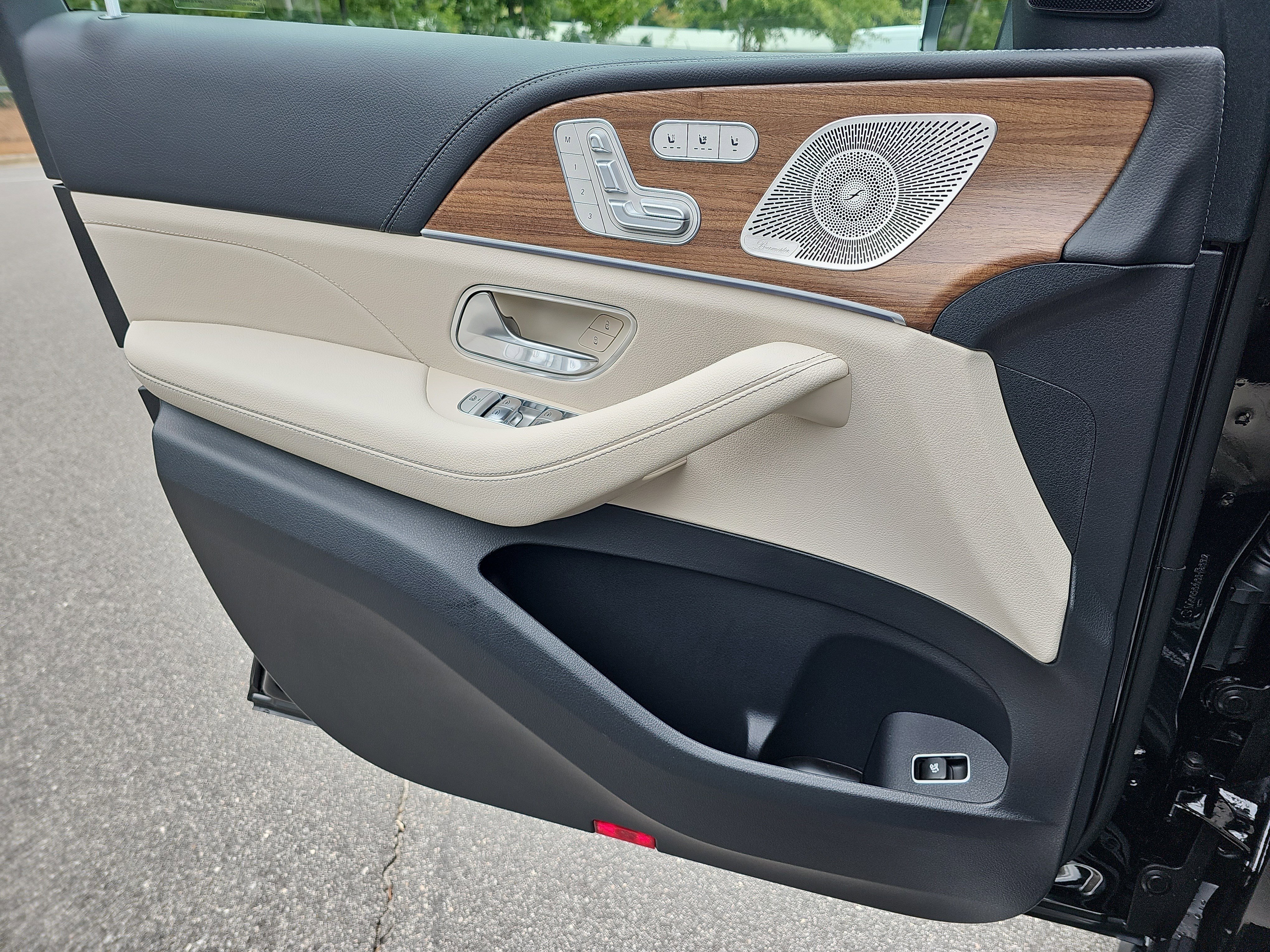 New 2026 Mercedes-Benz GLS 450 4MATIC image 29