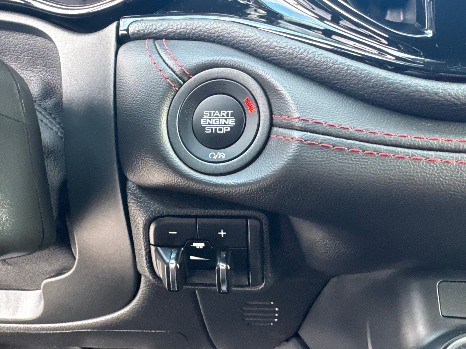 Used 2025 Dodge Durango R/T AWD/4WD image 15