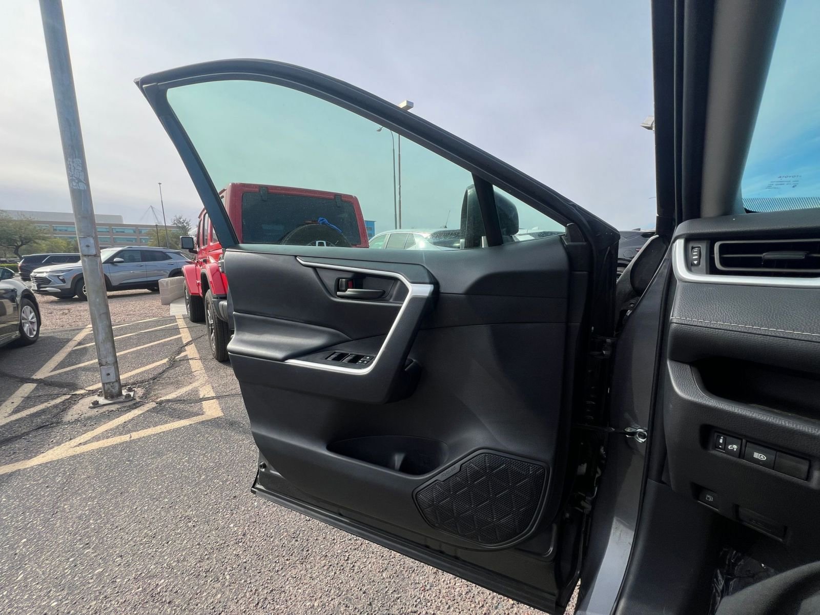 Used 2025 Toyota RAV4 LE image 18