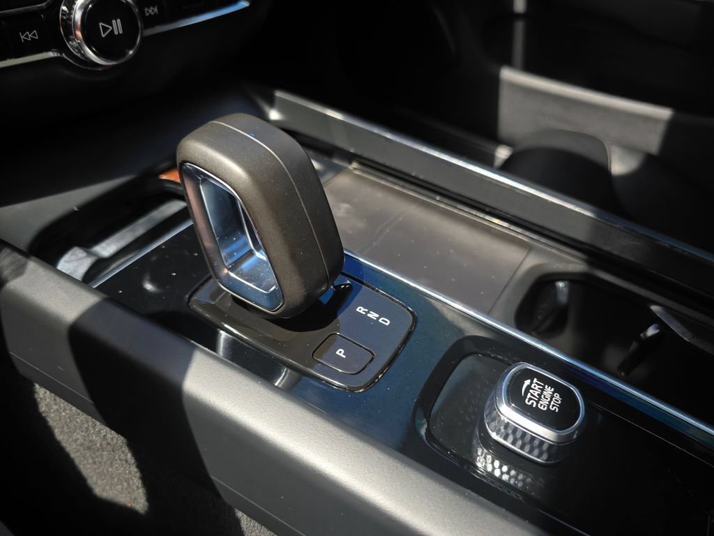 Used 2022 Volvo S60 B5 Momentum w/ Advanced Package FWD image 30