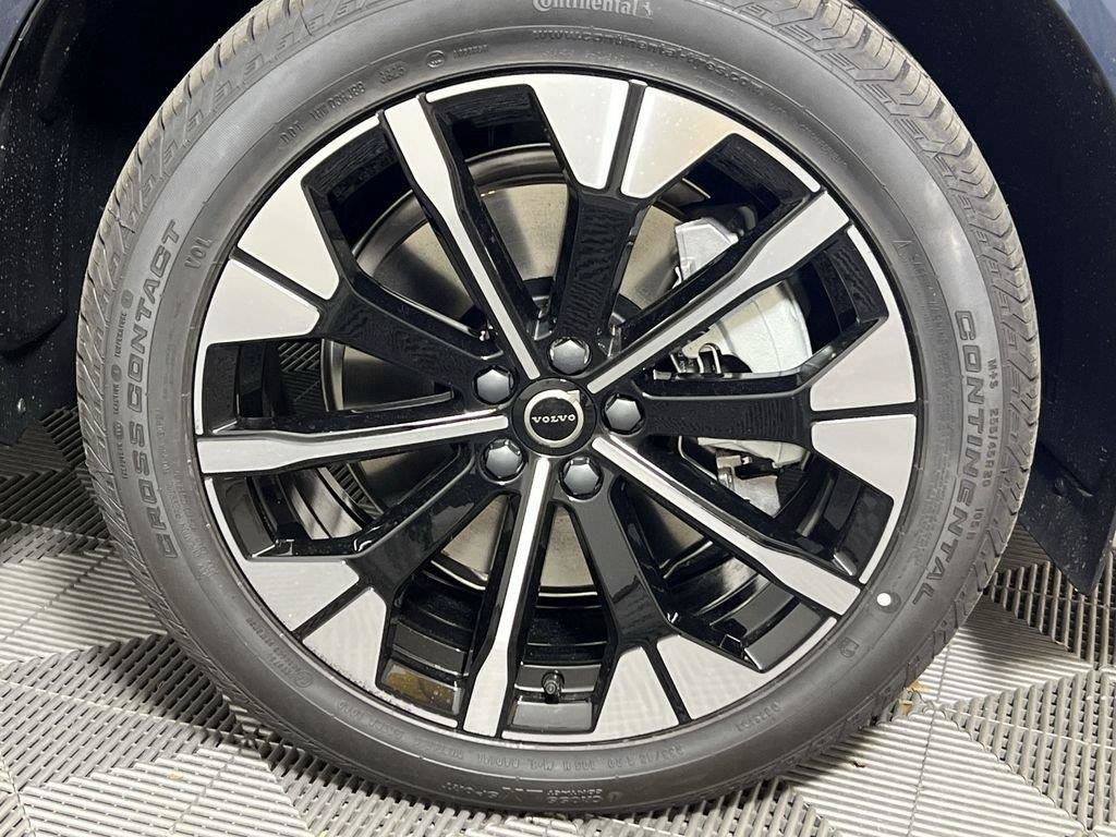 Certified 2026 Volvo XC60 T8 Plus w/ Protection Package Premier AWD/4WD image 15