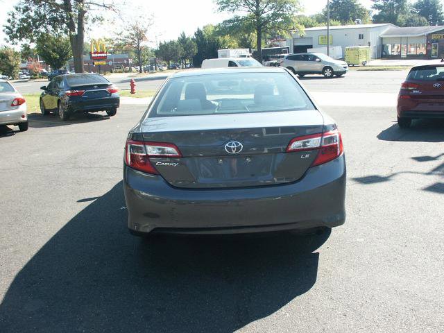 Used 2013 Toyota Camry LE image 3