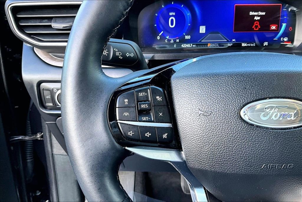 Used 2022 Ford Explorer Platinum w/ Equipment Group 601A image 17