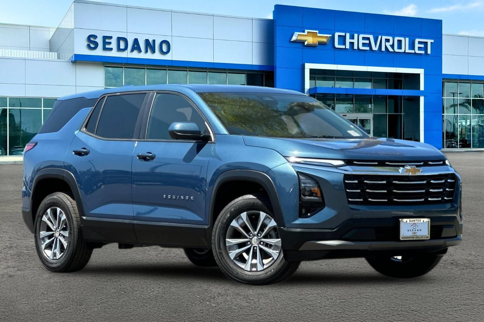 New 2026 Chevrolet Equinox LT w/ Safety and Technology Package FWD image 2