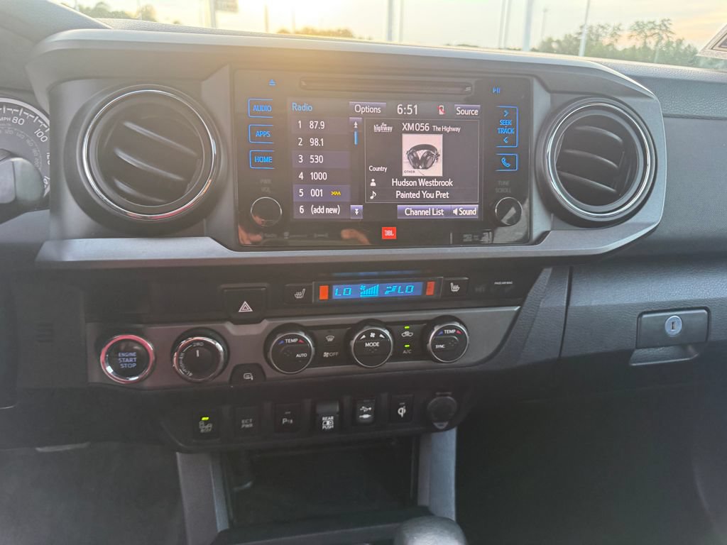 Used 2019 Toyota Tacoma TRD Sport w/ TRD Premium Sport Package AWD/4WD image 11