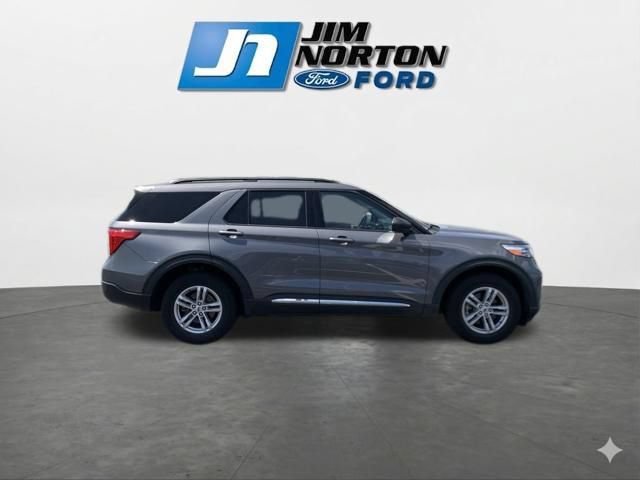Used 2021 Ford Explorer XLT w/ Equipment Group 202A AWD/4WD image 10