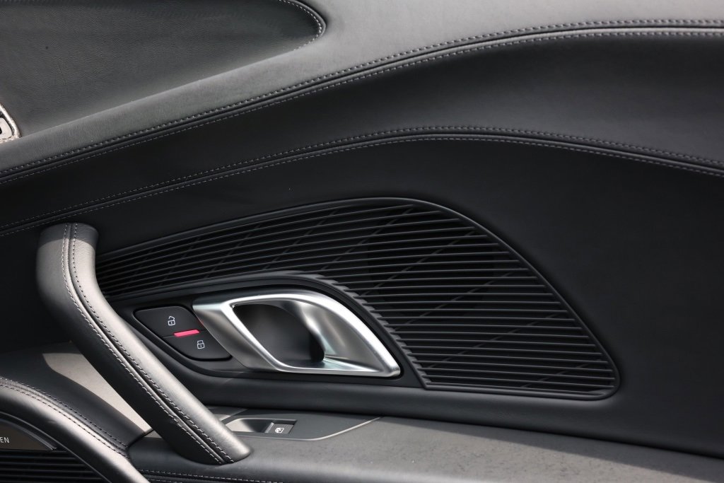 Used 2018 Audi R8 V10 plus w/ Full Leather Package image 58