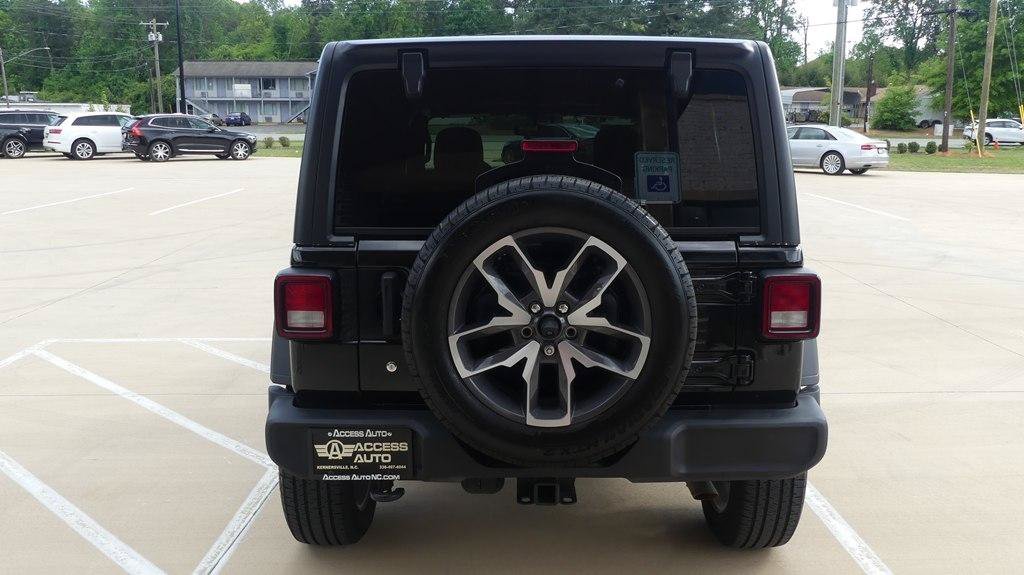 Used 2018 Jeep Wrangler Unlimited Sport AWD/4WD image 4