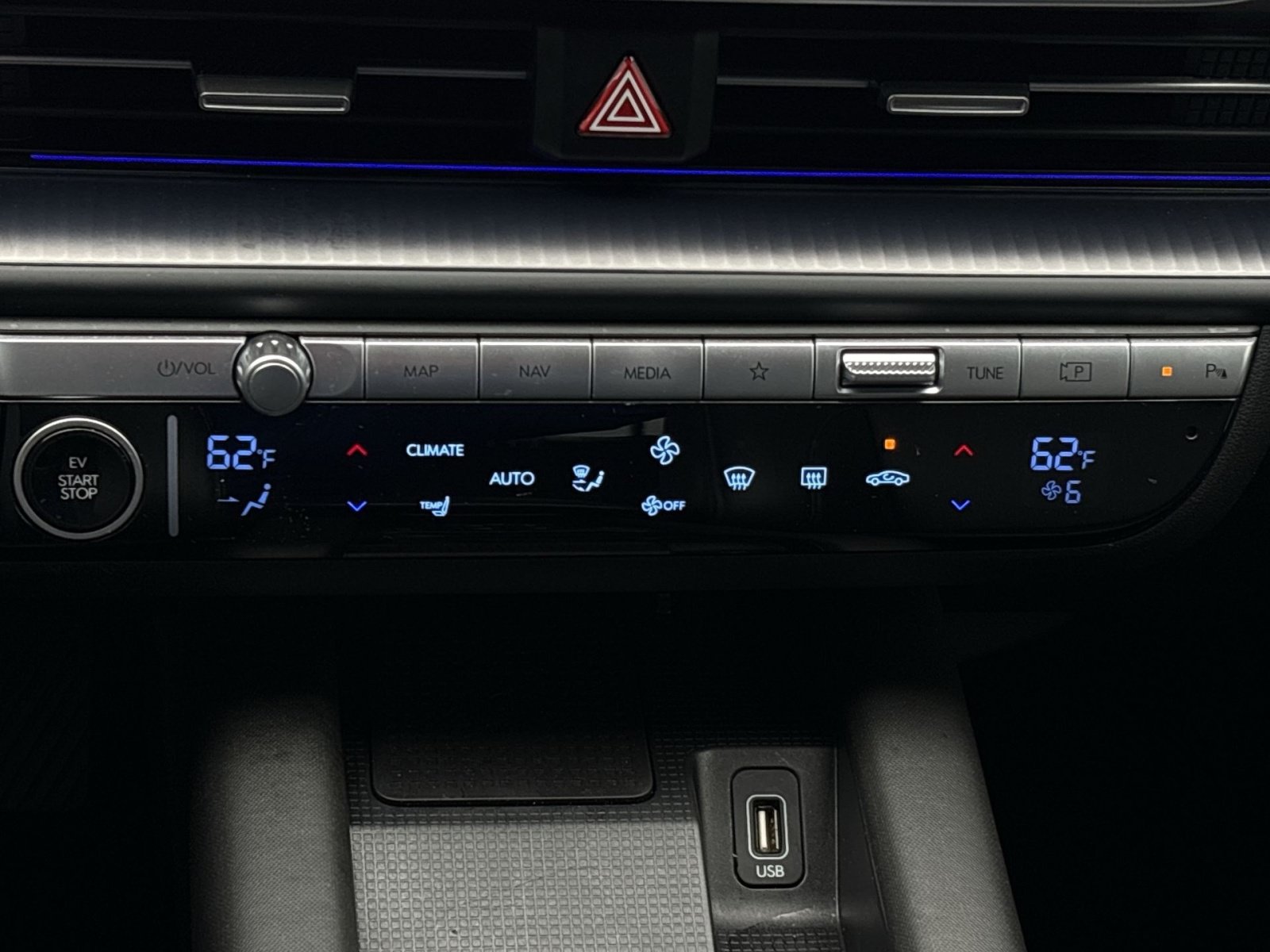 Certified 2024 Hyundai Ioniq 6 SEL AWD/4WD image 33