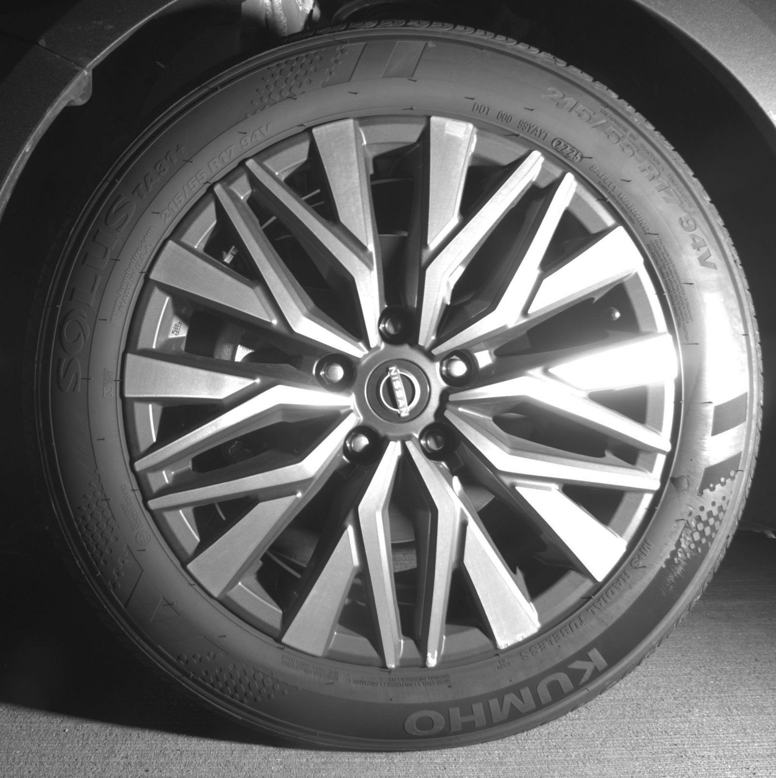 Used 2025 Nissan Altima 2.5 SV FWD image 12