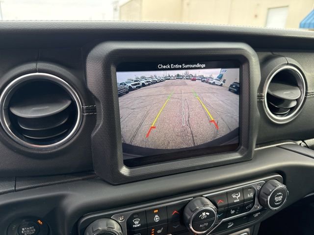 Used 2018 Jeep Wrangler Unlimited Sahara image 22