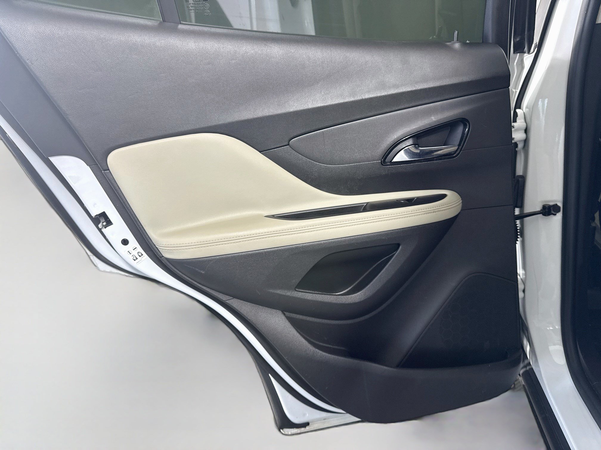Used 2020 Buick Encore Preferred FWD image 26