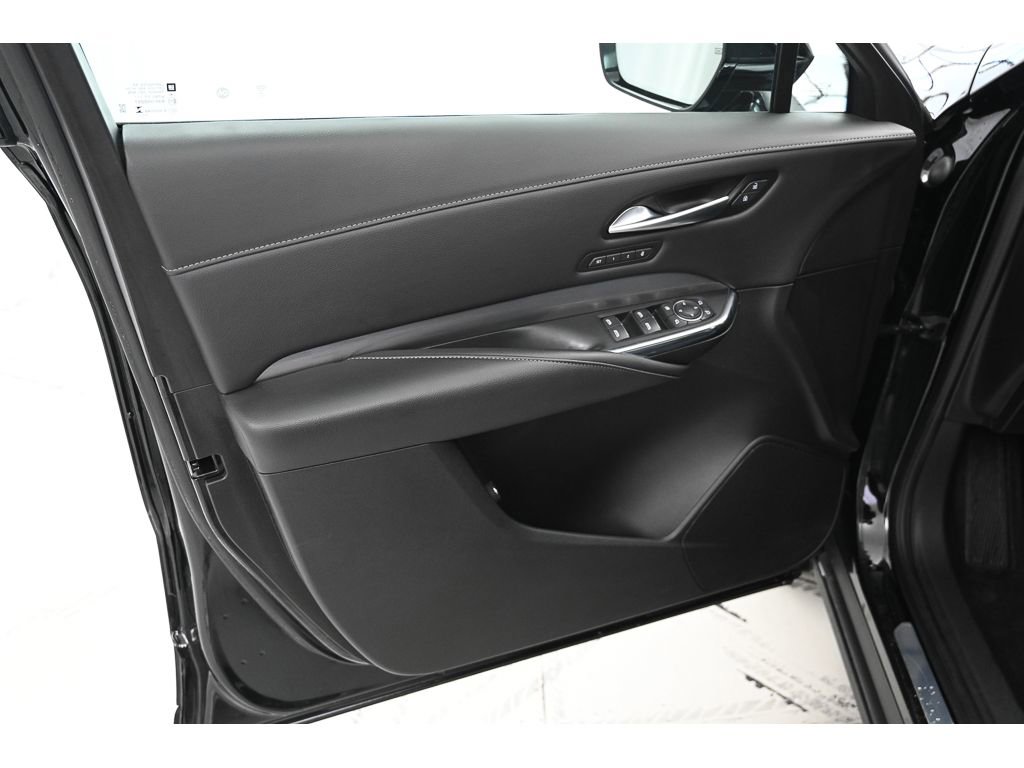 Used 2024 Cadillac XT4 Premium Luxury image 8