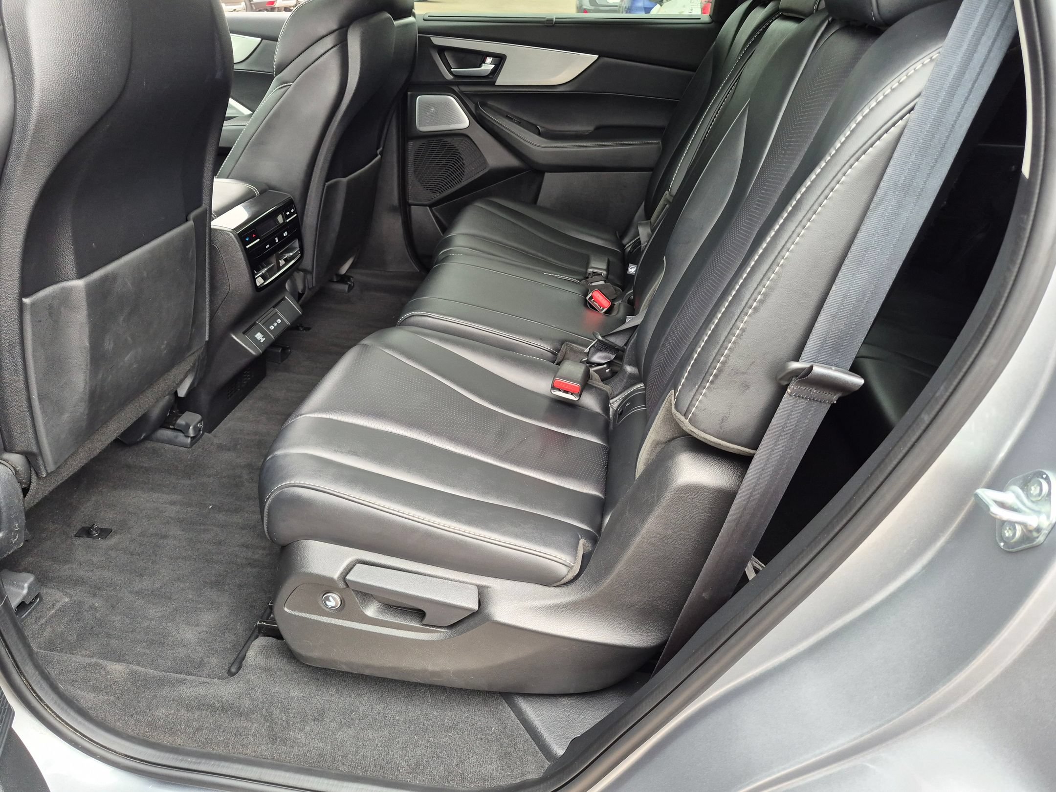 Used 2025 Acura MDX SH-AWD w/ Technology Package image 27