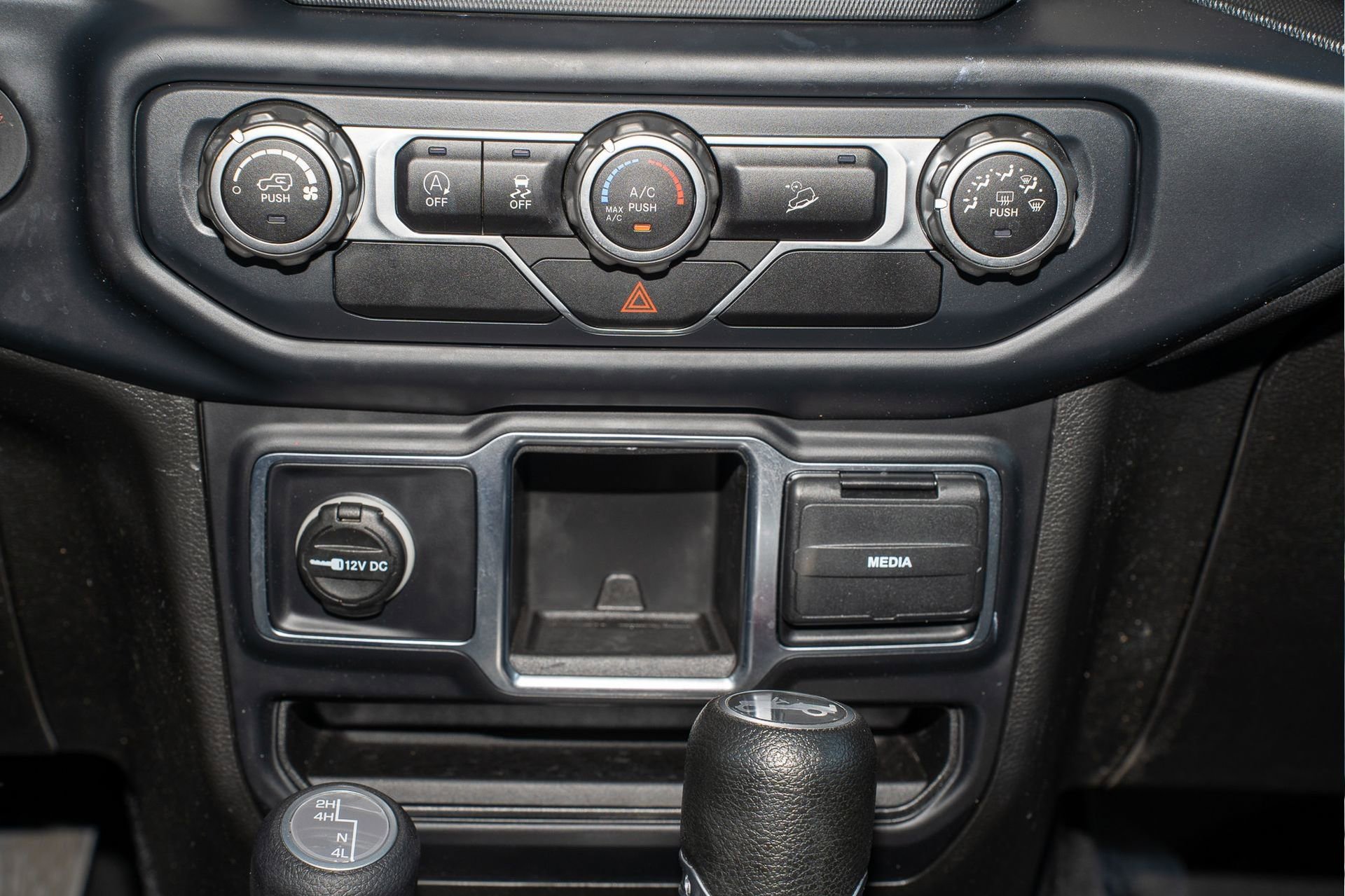 Used 2018 Jeep Wrangler Unlimited Sport image 23