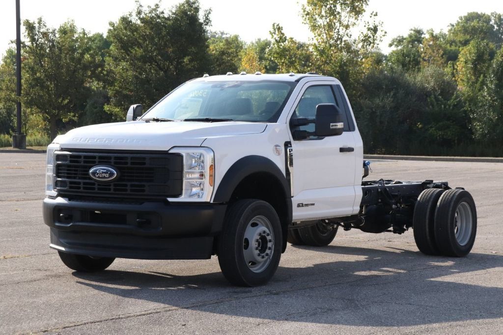 New 2025 Ford F550 4x4 Regular Cab Super Duty image 3