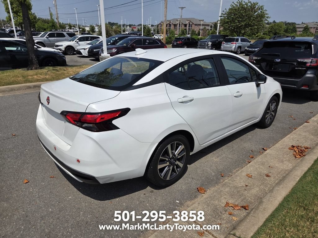 Used 2023 Nissan Versa SV FWD image 3