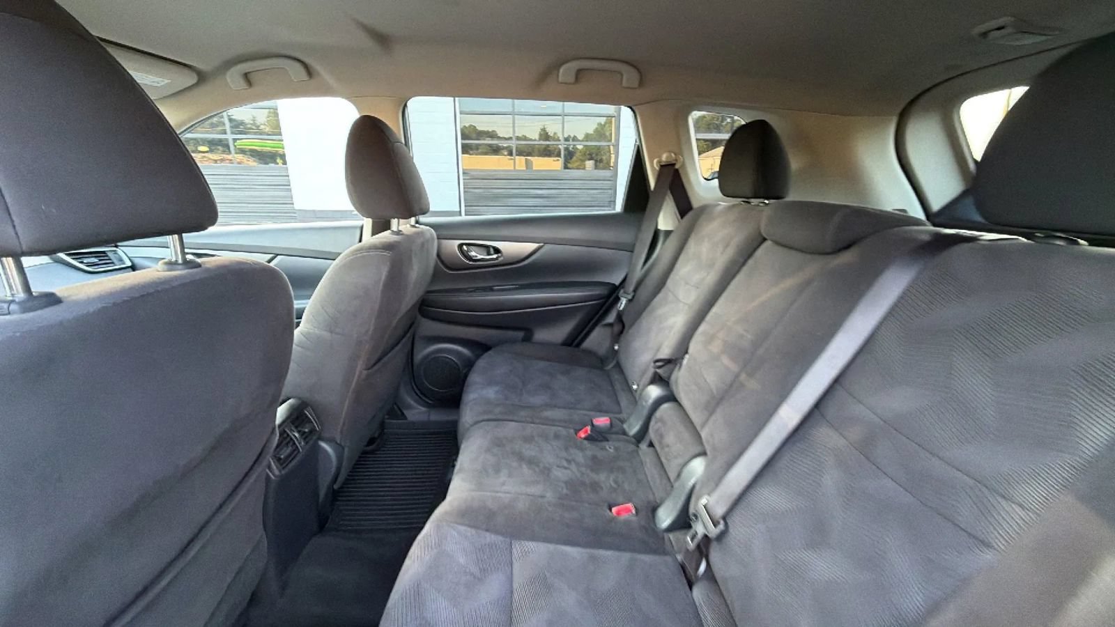 Used 2015 Nissan Rogue SV AWD/4WD image 42