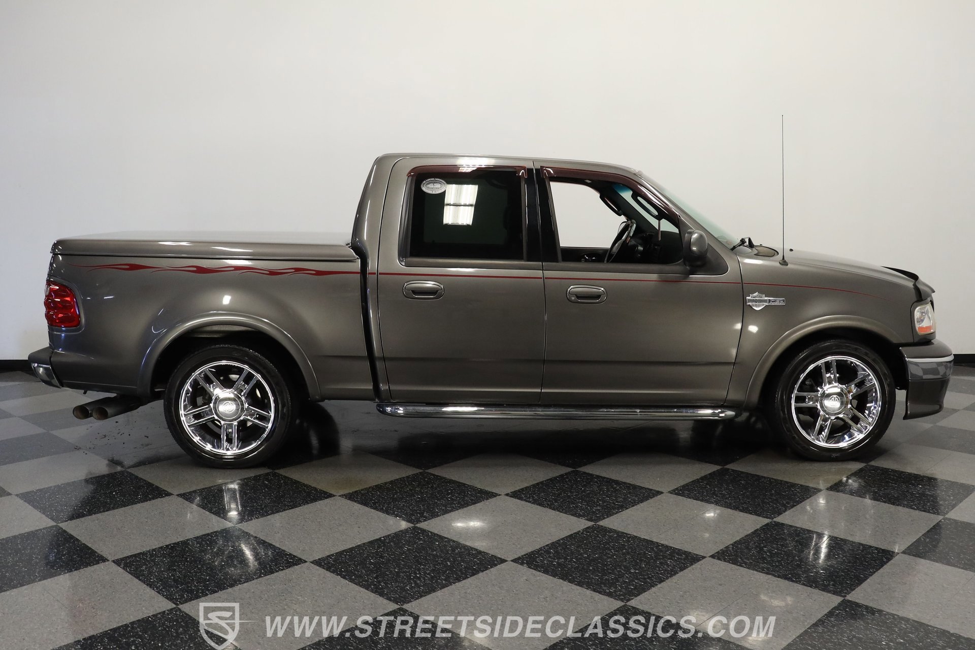 Used 2002 Ford F150 Harley-Davidson RWD image 12