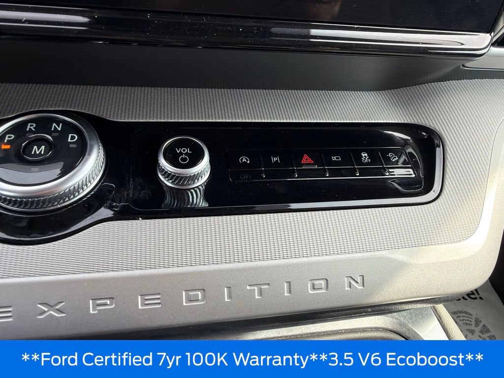 Used 2025 Ford Expedition Active AWD/4WD image 12