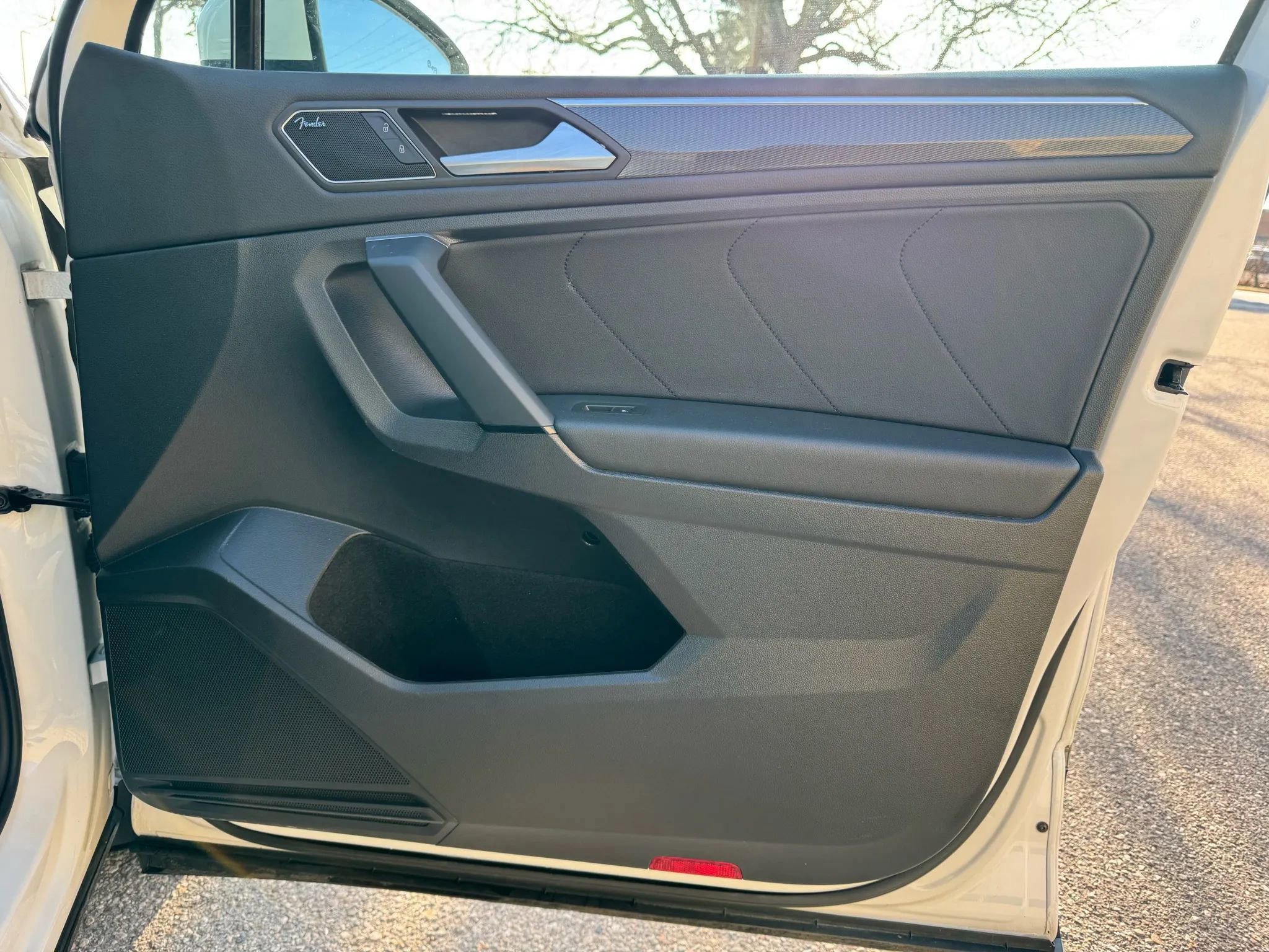 Used 2019 Volkswagen Tiguan SEL Premium w/ 3rd Row Seat Package image 31