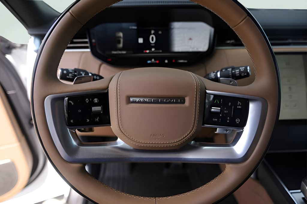 Used 2025 Land Rover Range Rover Autobiography AWD/4WD image 12