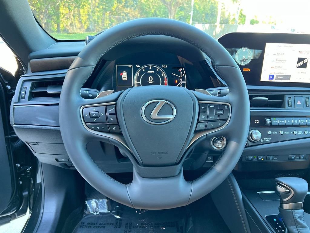 Certified 2024 Lexus ES 350 w/ Premium Package image 13