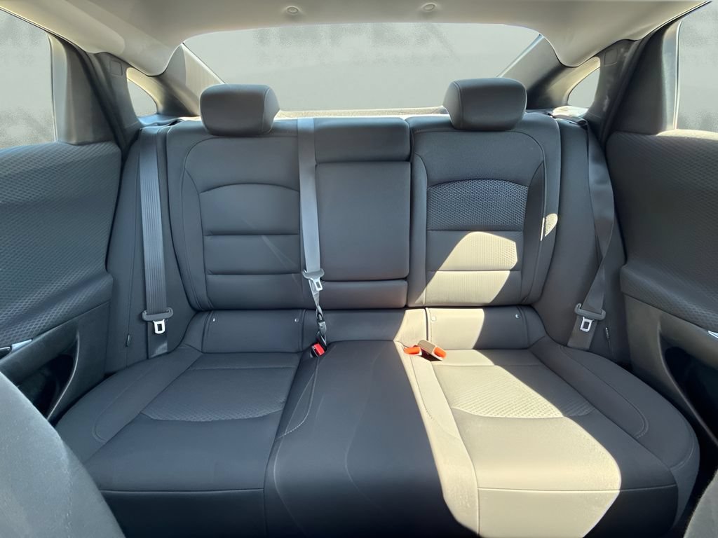 Used 2017 Chevrolet Malibu LT FWD image 7
