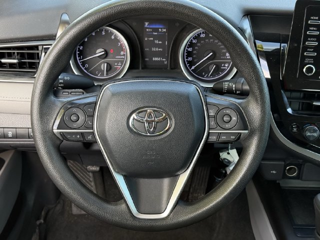 Used 2022 Toyota Camry LE FWD image 12
