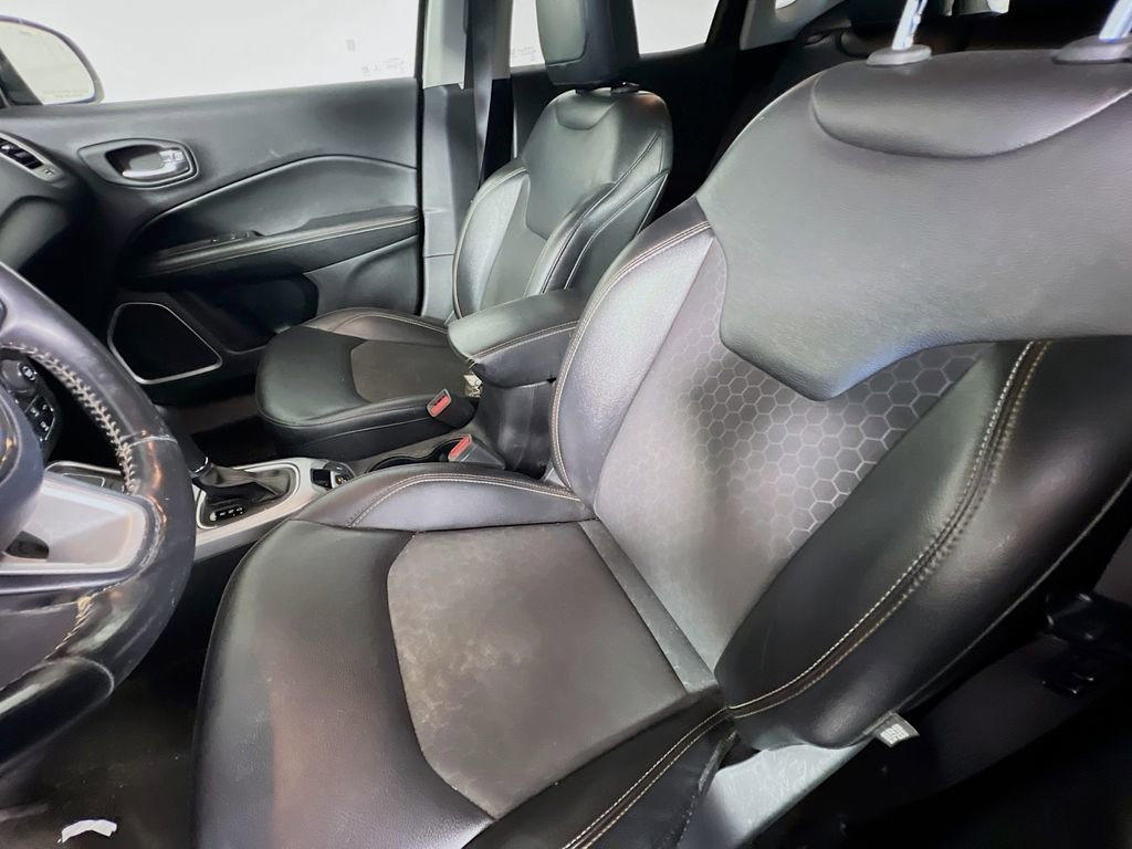 Used 2020 Jeep Compass Latitude w/ Cold Weather Group image 11