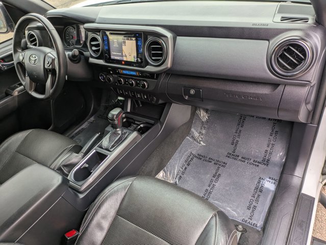 Used 2017 Toyota Tacoma TRD Off-Road AWD/4WD image 23