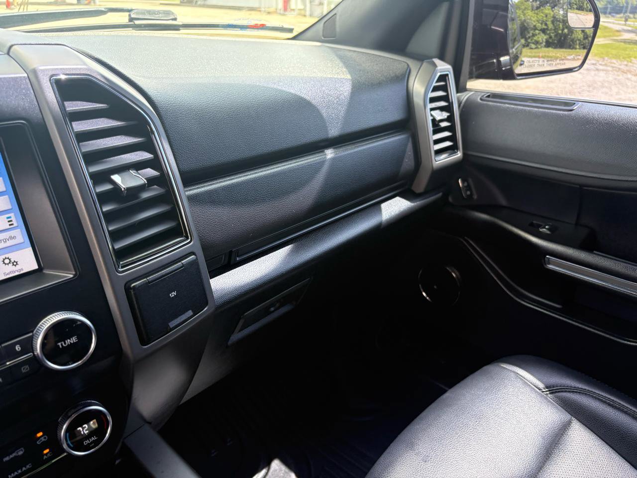 Used 2019 Ford Expedition XLT w/ Equipment Group 201A AWD/4WD image 17