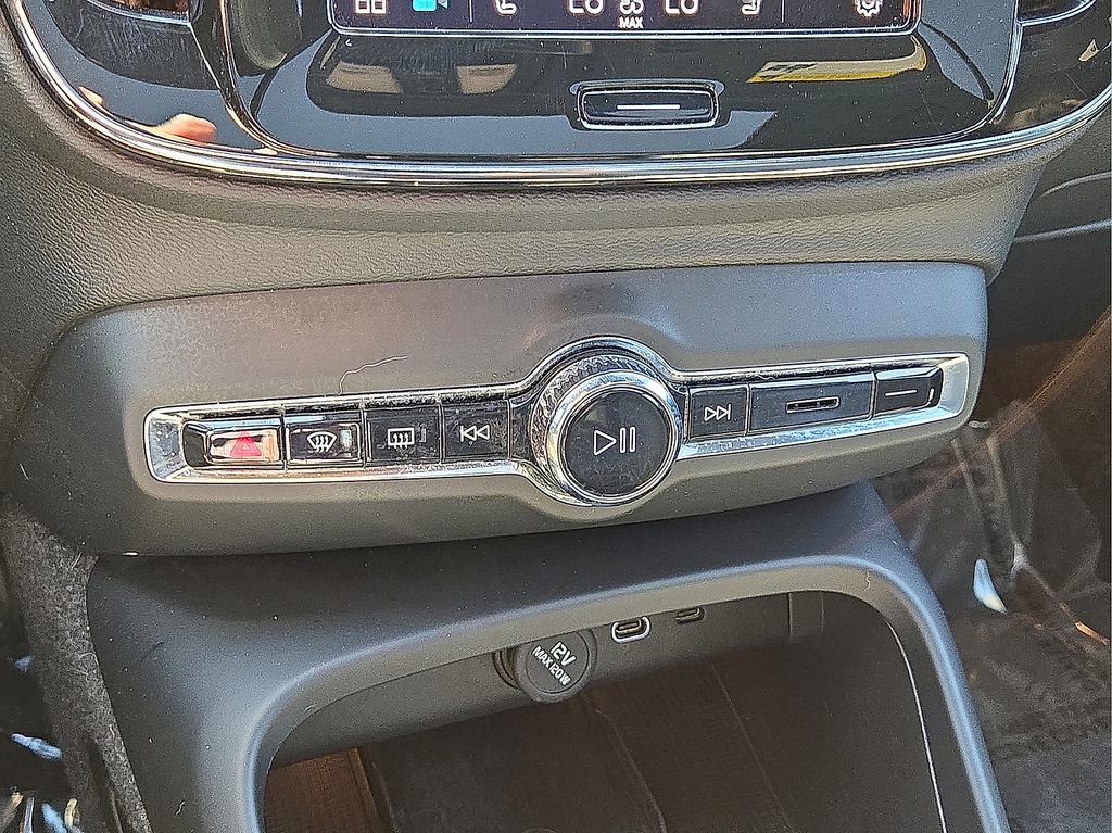 Used 2023 Volvo XC40 Recharge Plus AWD/4WD image 30