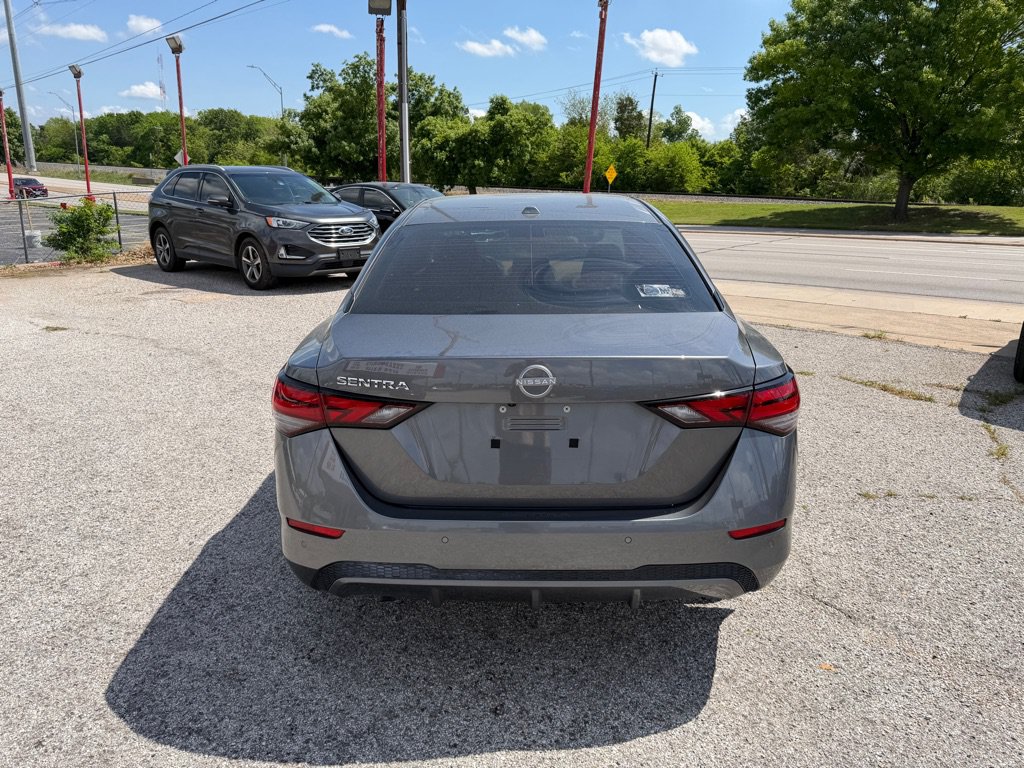 Used 2025 Nissan Sentra SV w/ SV Premium Package FWD image 6