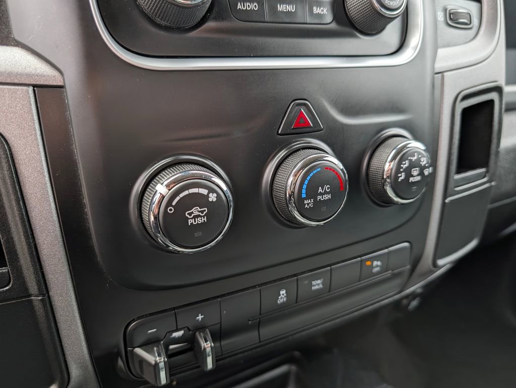 Used 2014 RAM 3500 Tradesman w/ Chrome Appearance Group AWD/4WD image 9