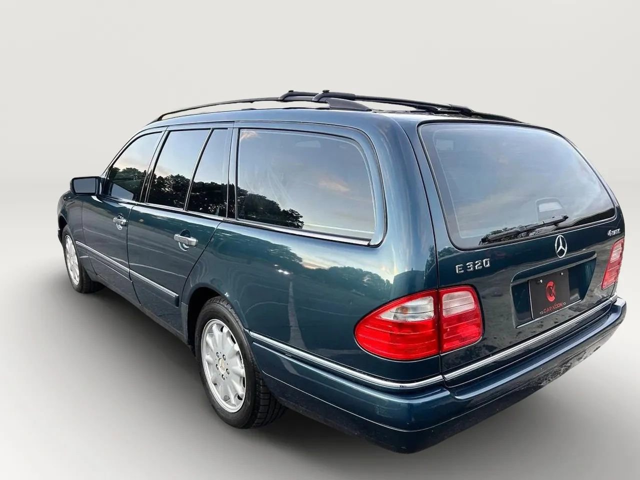 Used 1999 Mercedes-Benz E 320 4MATIC Wagon image 4