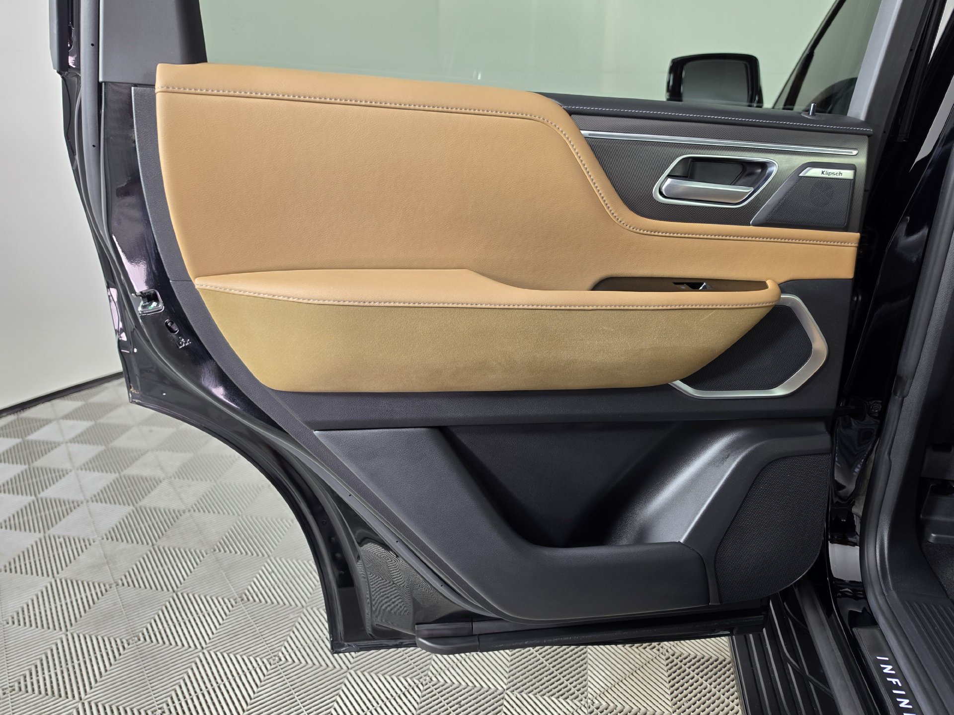 Used 2026 INFINITI QX80 Luxe RWD image 27