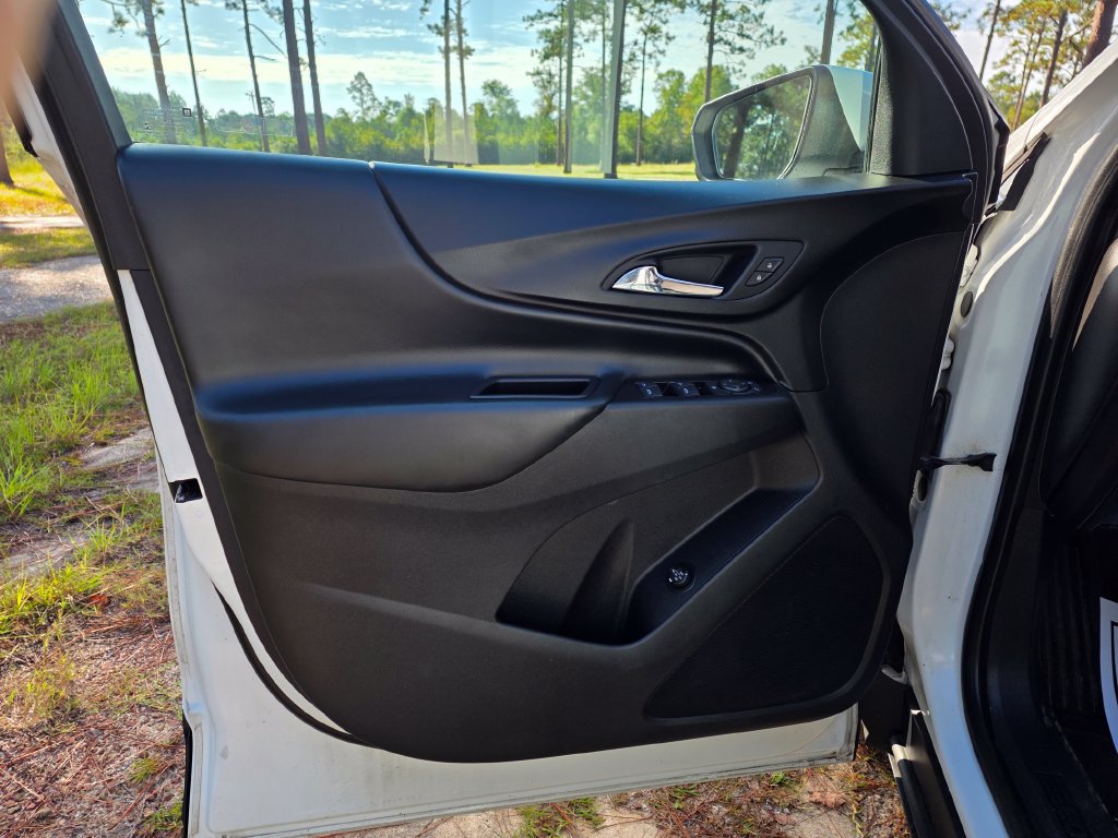 Used 2018 Chevrolet Equinox LT w/ Sun & Infotainment Package AWD/4WD image 11